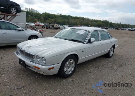 2001 Jaguar Xj8 Vanden Plas z USA, uszkodzony, nr VIN SAJDA24C11LF22302